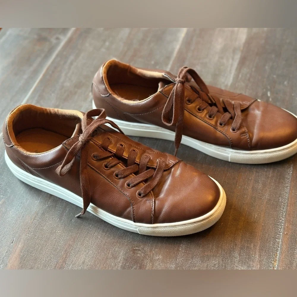Banana Republic Men's Shoe Size 9.5 Brown Vegan Leather Lace Up Sneakers